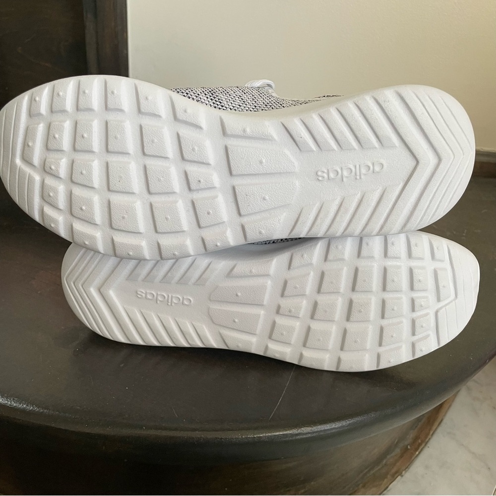 NWT Adidas Cloudfoam Pure Gray and White Sneakers - Picture 2 of 9